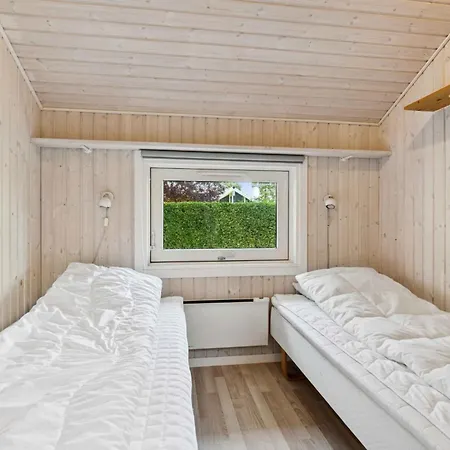 Cozy Near And Town *